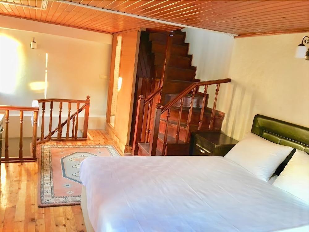 Efsali Hotel Kaleici Antalya Bagian luar foto